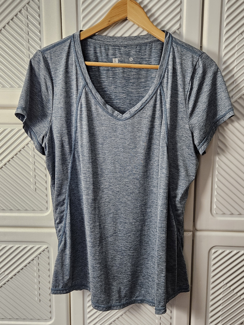 Xersion Heathered Light Blue V-Neck Active Tee